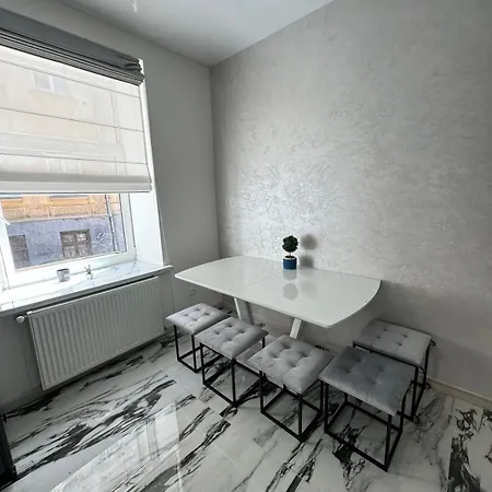 старовиний *